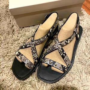Marc Fisher LTD sandals NEW